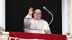 Le Pape François lors de la prière de l'Angélus du lundi 06 janvier 2025  place Saint-Pierre