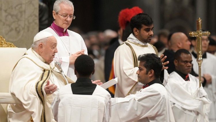 എപ്പിഫനി തിരുനാൾ ദിനം വിശുദ്ധ ബലി മദ്ധ്യേ 