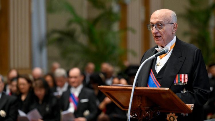 Пасол Кіпра Джордж Пулідэс, дэкан дыпкорпуса, акрэдытаванага пры Святым Пасадзе