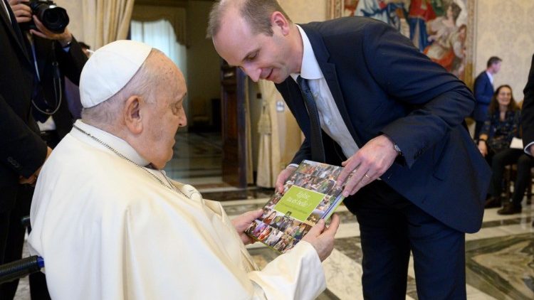 Pope Francis meeting the coordinators of "Congres Mission" in the Consistory Hall