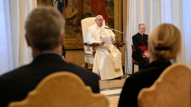 Papež hovoří ke členům Katolické nadace ze severoitalské Verony