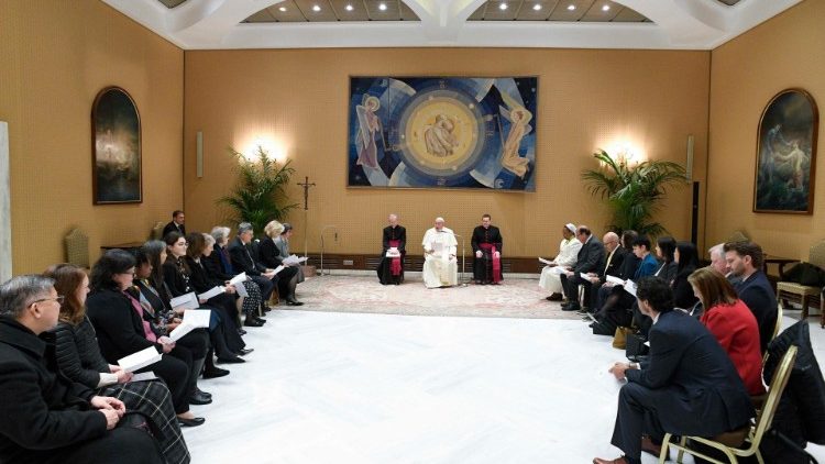 Conrad Hilton நிறுவன குழுமத்தினருக்கு உரை வழங்கும் திருத்தந்தை 