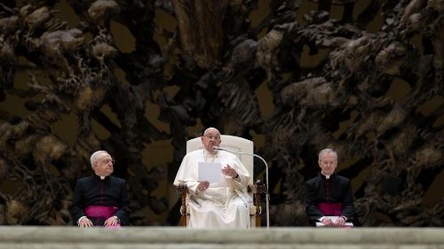 Il Papa: ho chiamato la parrocchia di Gaza, sono contenti. Pregate per la pace