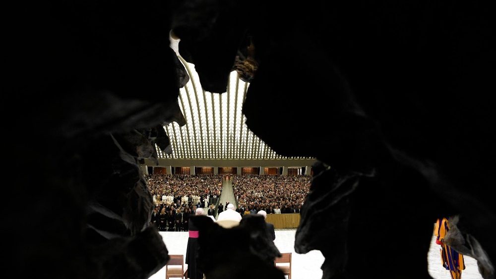 Papa Francesco durante l'udienza generale
