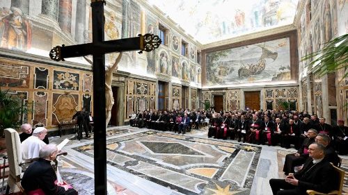 A pápa a katolikus intézményi kommunikátorokhoz: hirdessétek a reményt 