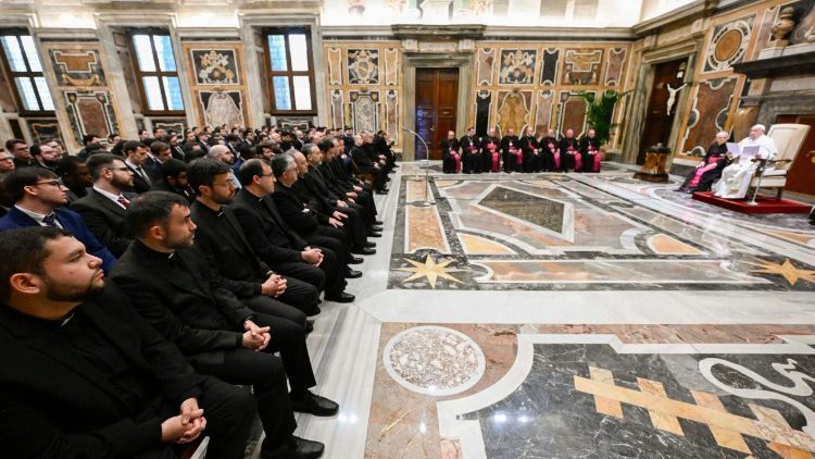 Папата с епископи, семинаристи и преподаватели от църковната провинция Валенсия 