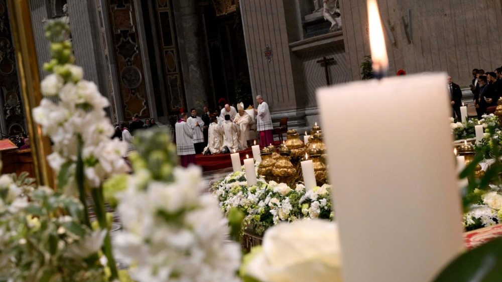 Lors des Premières Vêpres de la fête de la Présentation du Seigneur.