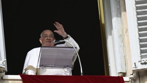 El Papa, Jesús enseña el amor: Quien ama, vive, quien odia, muere
