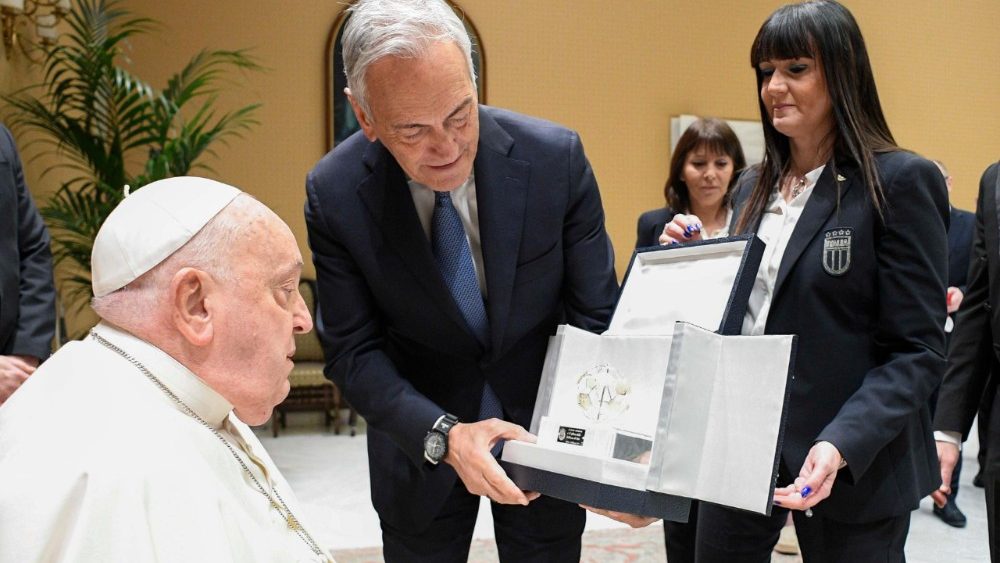 2025.02.05 Delegazione della Federazione Italiana Gioco Calcio, con 12 bambini dall'Ucraina