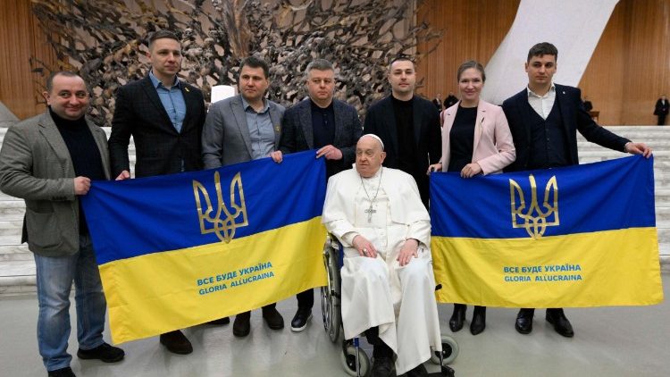 Ukrainiečiai maldininkai popiežiaus bendrojoje audiencijoje
