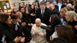 El Papa se reúne con obstétricas, ginecólogos y personal de Calabria