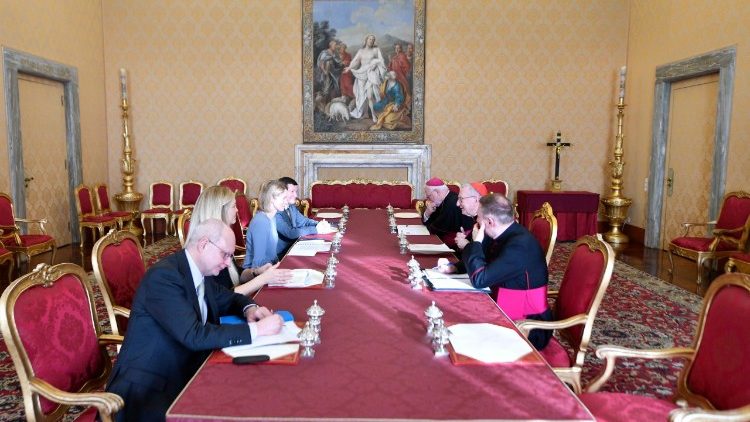 K. Kallas taip pat susitiko su Popiežiaus valstybės sekretoriumi kardinolu P. Parolinu