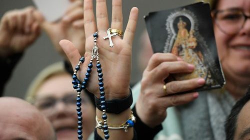 Verniki po vsem svetu združeni v molitvi za papeža