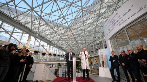 Alfieri: il Papa risponde alla terapia ma non è ancora fuori pericolo