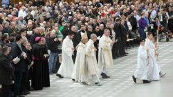 2025.02.22 Diakoni piedalās Vigīlijā Pāvila VI zālē Vatikānā