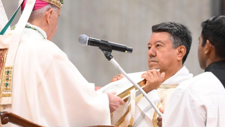 Hatezer diakónus a Szent Péter bazilikában 