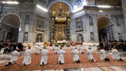 「助祭のための聖年」のミサの中でとり行われた助祭の叙階式　2025年2月23日　バチカン・聖ペトロ大聖堂