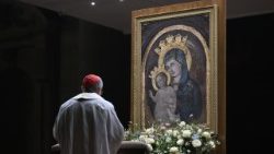 バチカンの広場でとり行われたロザリオの祈り　2025年2月24日