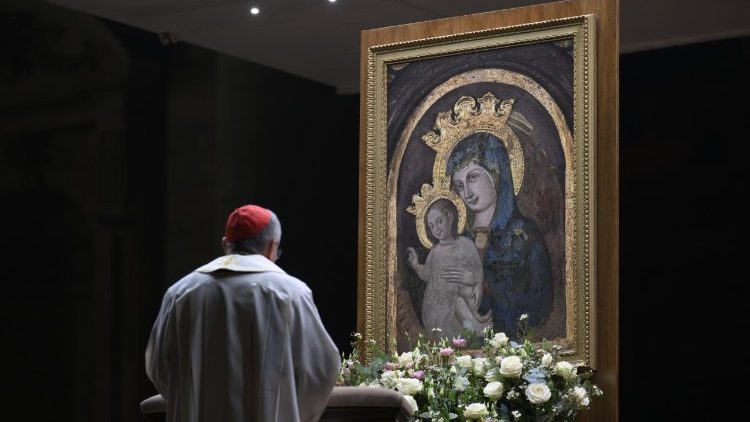 バチカンの広場でとり行われたロザリオの祈り　2025年2月24日