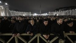 Római szeminaristák imádkoznak együtt a Szentatyáért 