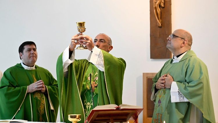 La messe pr&eacute;sid&eacute;e par le cardinal Baldo Reina