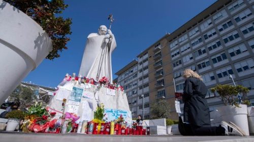 Noite tranquila para o Papa Francisco no Hospital Gemelli