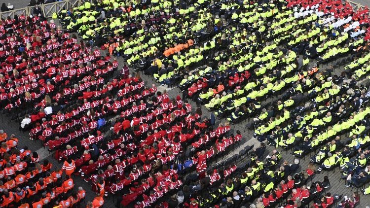 Юбилей волонтёров (Площадь Святого Петра, 9 марта 2025 г.)