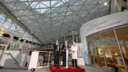 Buổi họp báo công bố Đức Thánh Cha sẽ xuất viện