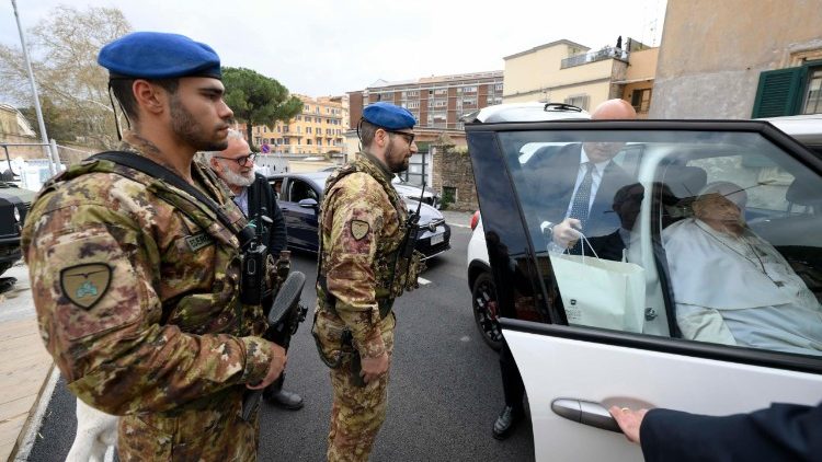 Další zastávka během návratu do Vatikánu