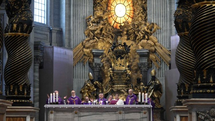 L'Altare della Cattedra della basilica di San Pietro
