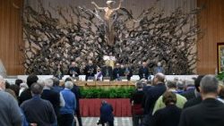 Zahájení druhého synodálního shromáždění italských církví ve vatikánské aule Pavla VI.