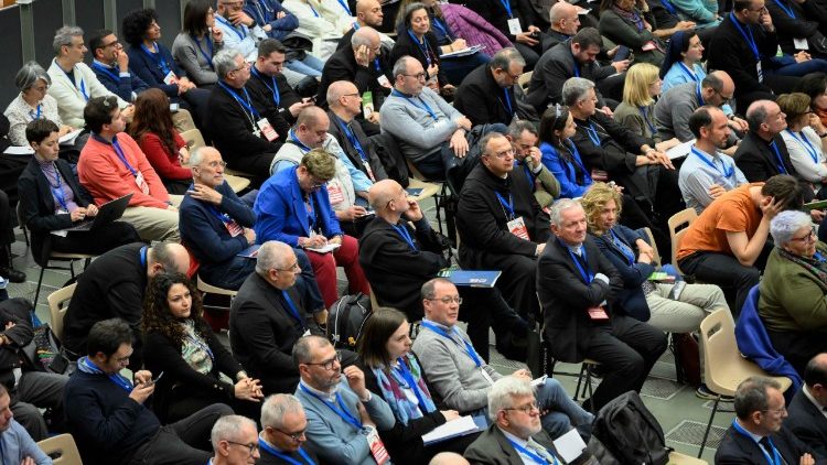 Partecipanti alla seconda Assemblea sinodale della Chiesa in Italia