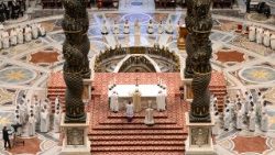 »Blagoslovite nas, sveti oče Janez Pavel II! Blagoslovite to Gospodovo Cerkev na poti, da bo romarica upanja. Blagoslovite to raztrgano in zmedeno človeštvo, da bo ponovno našlo pot svojega dostojanstva in svoje najvišje poklicanosti, da bo spoznalo bogastvo usmiljenja, Božje ljubezni!«