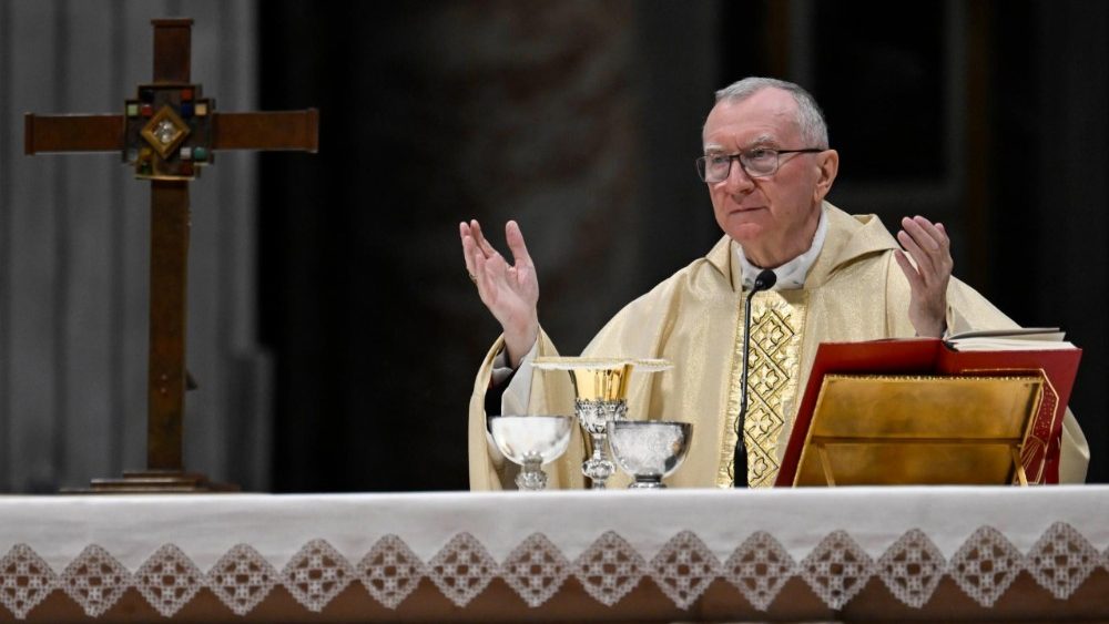 Kardinál státní sekretář Pietro Parolin při mši svaté k 20. výročí úmrtí papeže Jana Pavla II.