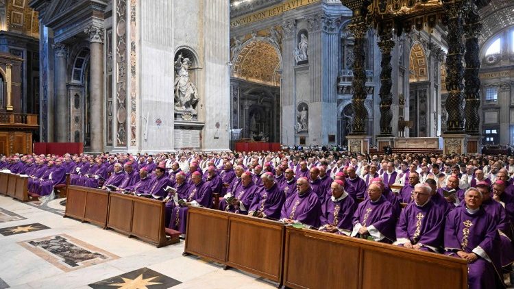 Vescovi e sacerdoti concelebranti
