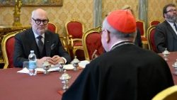 Le président estonien Alar Karis a été reçu au Vatican par le cardinal Parolin, le 3 avril 2025. 