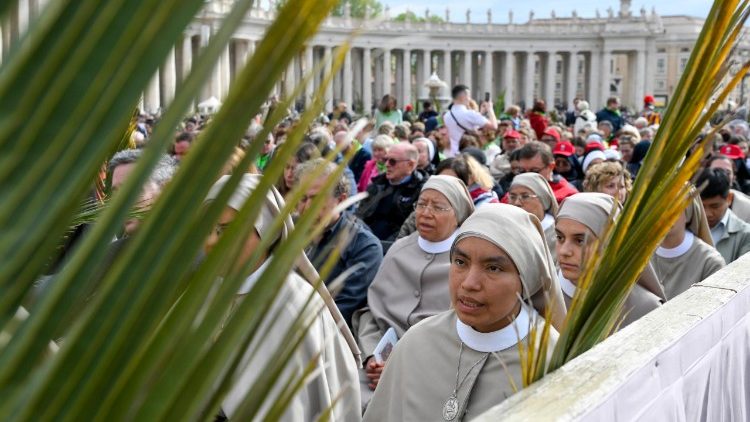 Mwinjili Luka anatajirisha Injili yake kwa shuhuda za watu mbalimbali