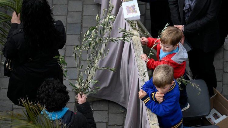 Ojciec Święty ponownie wskazał na cierpienie dzieci i kobiet, wezwał do działania