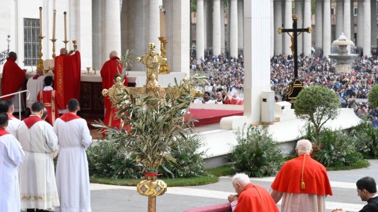 Dominika ya Matawi: Kristo Yesu Mfalme wa Amani.