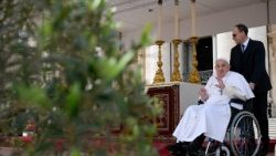 Le Pape François dimanche dernier, 13 avril, après son arrivée sur la place Saint-Pierre pour le dimanche des Rameaux.