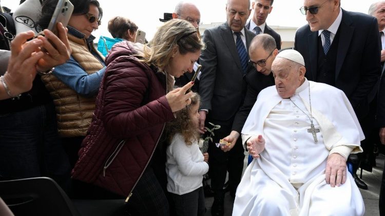 Pope Francis' surprise visit in Saint Peter's Square following the Palm Sunday Mass