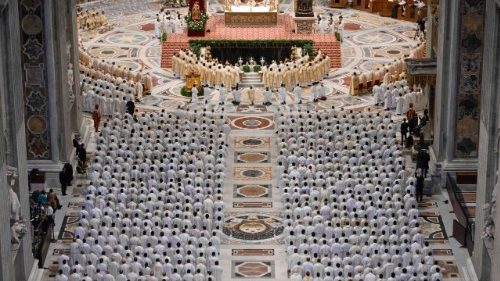 Il Papa ai sacerdoti: uscire dal clericalismo per diventare annunciatori di speranza