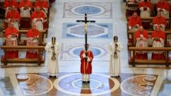 2025.04.18 VenerdÃ¬ Santo Â«Passione del SignoreÂ» â   Celebrazione della Passione del Signore presieduta dal Cardinale Claudio Gugerotti