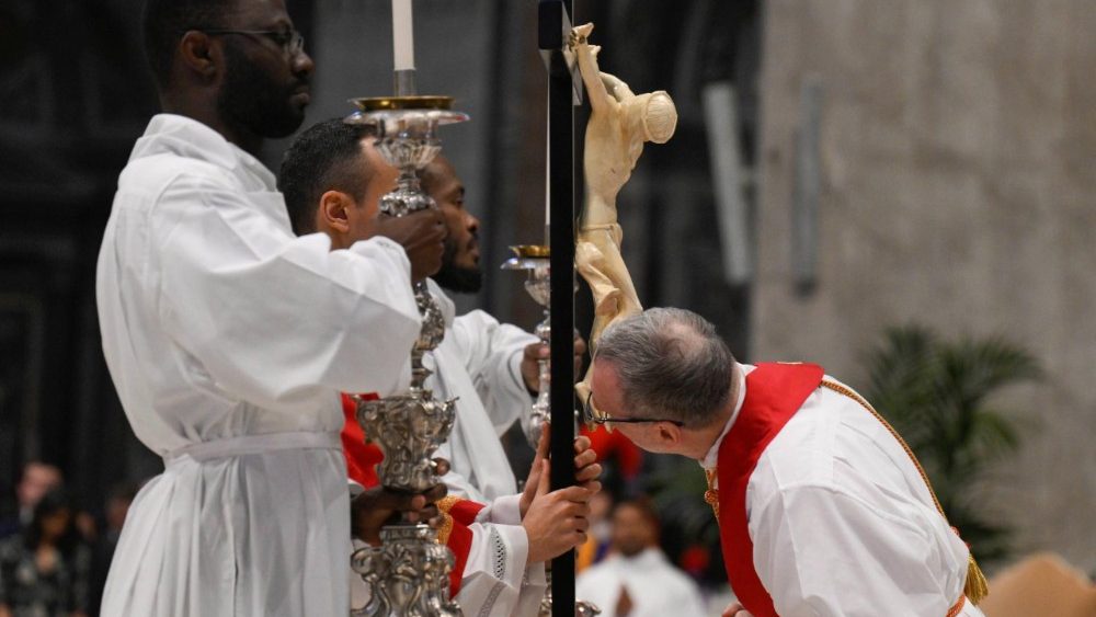 Celebrarea patimii și morții Domnului în bazilica San Pietro