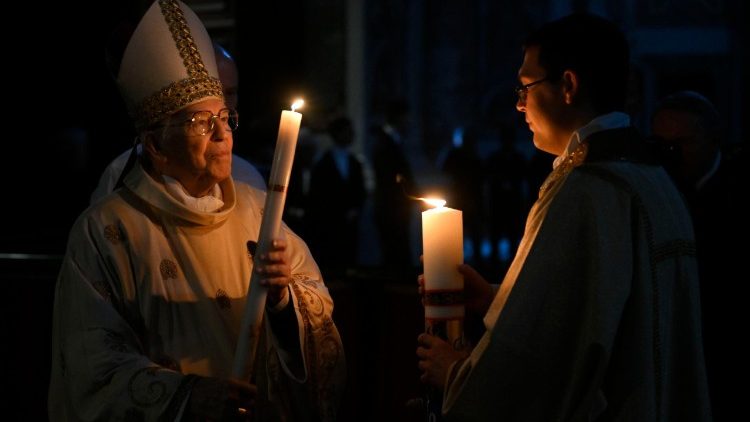 2025.04.19  Veglia Pasquale nella notte santa presieduta dal Cardinale Giovanni Battista Re