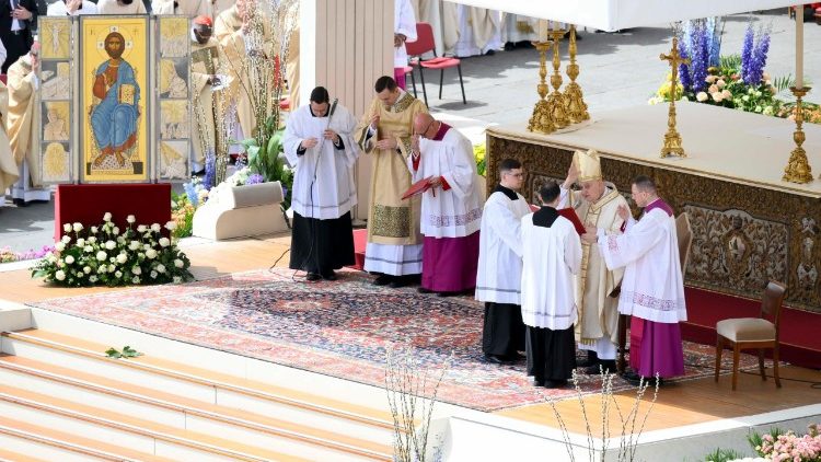 البابا فرنسيس: لنركض للقاء يسوع ولنسمح لكلمته أن تنير مسيرتنا