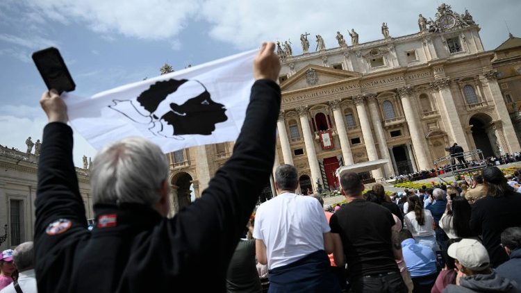 Bendición "Urbi et Orbi", Domingo de Pascua, 20 de abril de 2025. 