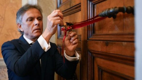 Vatikan: Siegel an Papstwohnung entfernt 