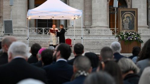 Cardinal Re: remercions Dieu pour le don du ministère de François