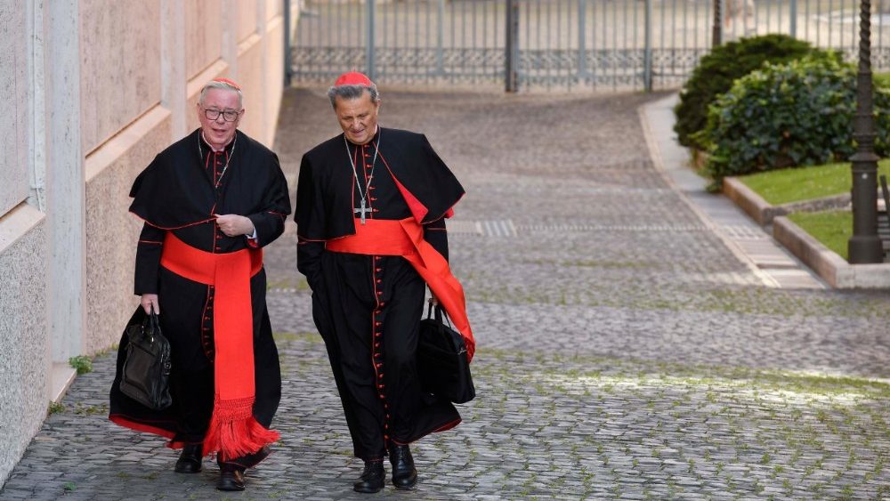 FOTOGALERIE z prvního shromáždění kardinálů papežovi smrti